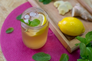 Chás gelados deixam o verão mais refrescante, aromático e saboroso