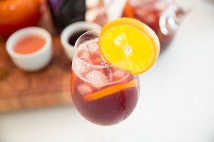 Chás dão sabor a drinques para impressionar nas festas de fim de ano