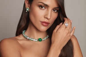 Eiza Gonzalez se junta à Bvlgari como nova embaixadora da marca